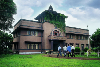 Gandhi Gyan Mandir at Wardha (Maharashtra) houses a public library having a valuable collection of multi-language Gandhian literature