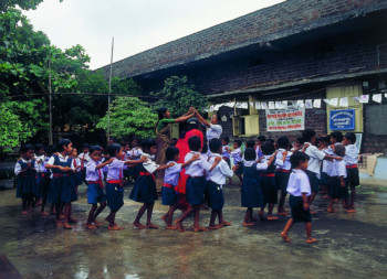 Kids learn nursery rhymes through a game at a ‘Balwadi’